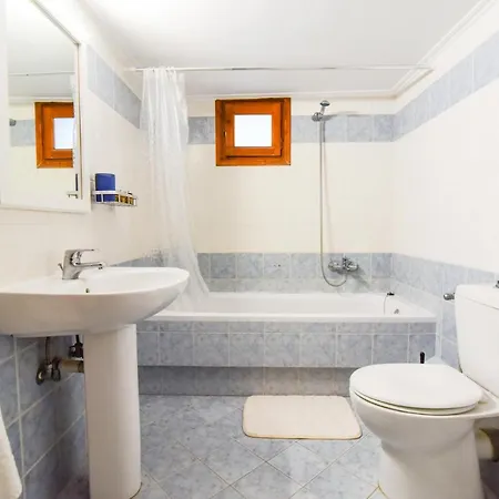 Apartment Drosia 150m From Saint George